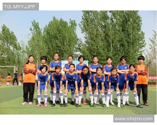 科学足球训练：提升团队配合的创新方法与实战技巧分享